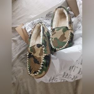 Women's Hush Puppies Camo Slippers Size 9